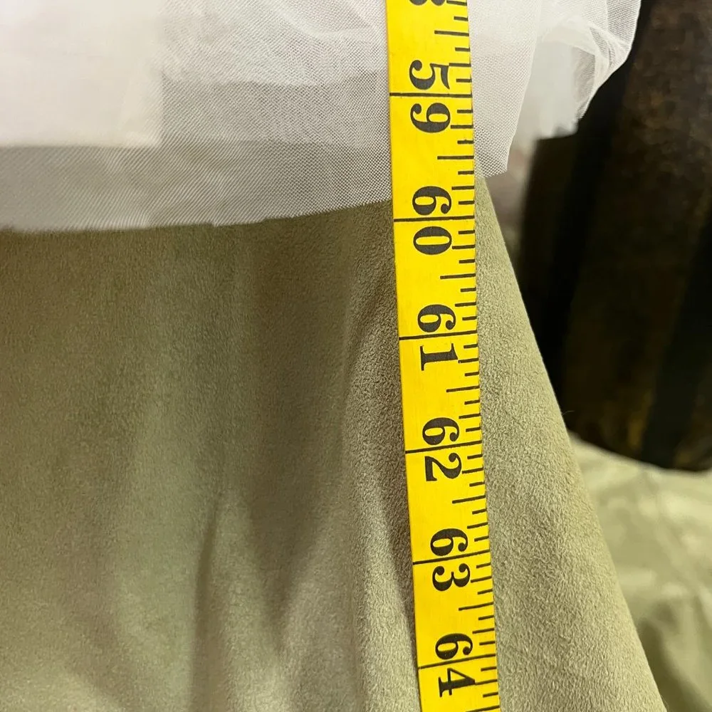 📌 JJs House Princess Wedding Gown, Tulle, Lace and Beading, Sleeveless - Picture 16 of 16